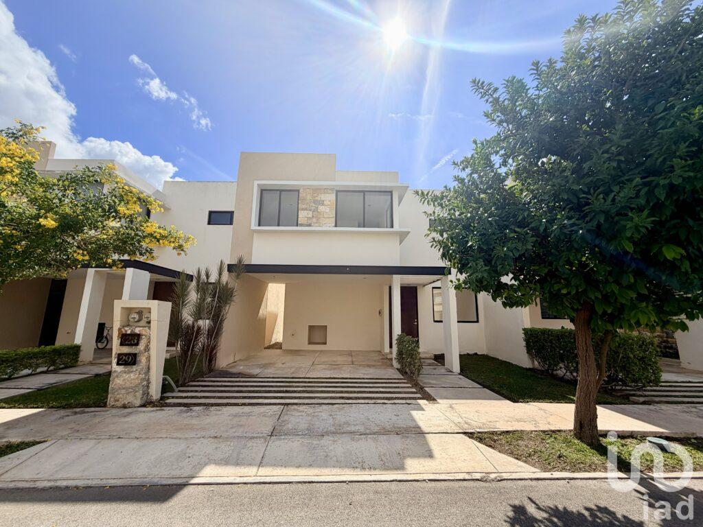 CASA EN VENTA EN PRIVADA CUMBRES DE NOVONORTE, CONKAL