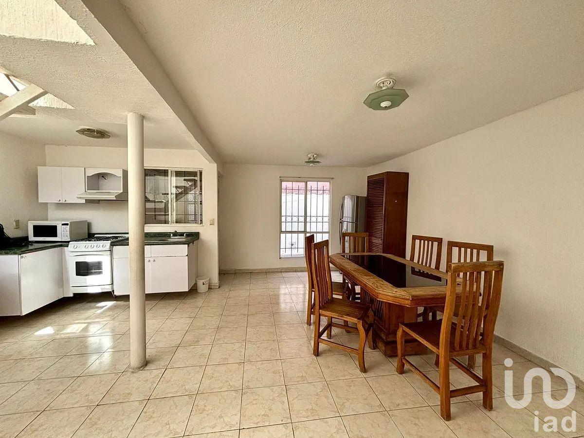 Casa Renta 3 recamaras amueblada Xochitepec Centro, alberca y seguridad