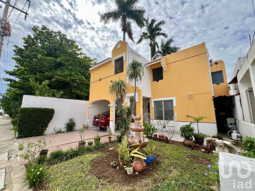 CASA EN VENTA EN PRIVADA VILLAS PALMA REAL, DENTRO DE LA CIUDAD EN CHUBURNA DE HIDALGO