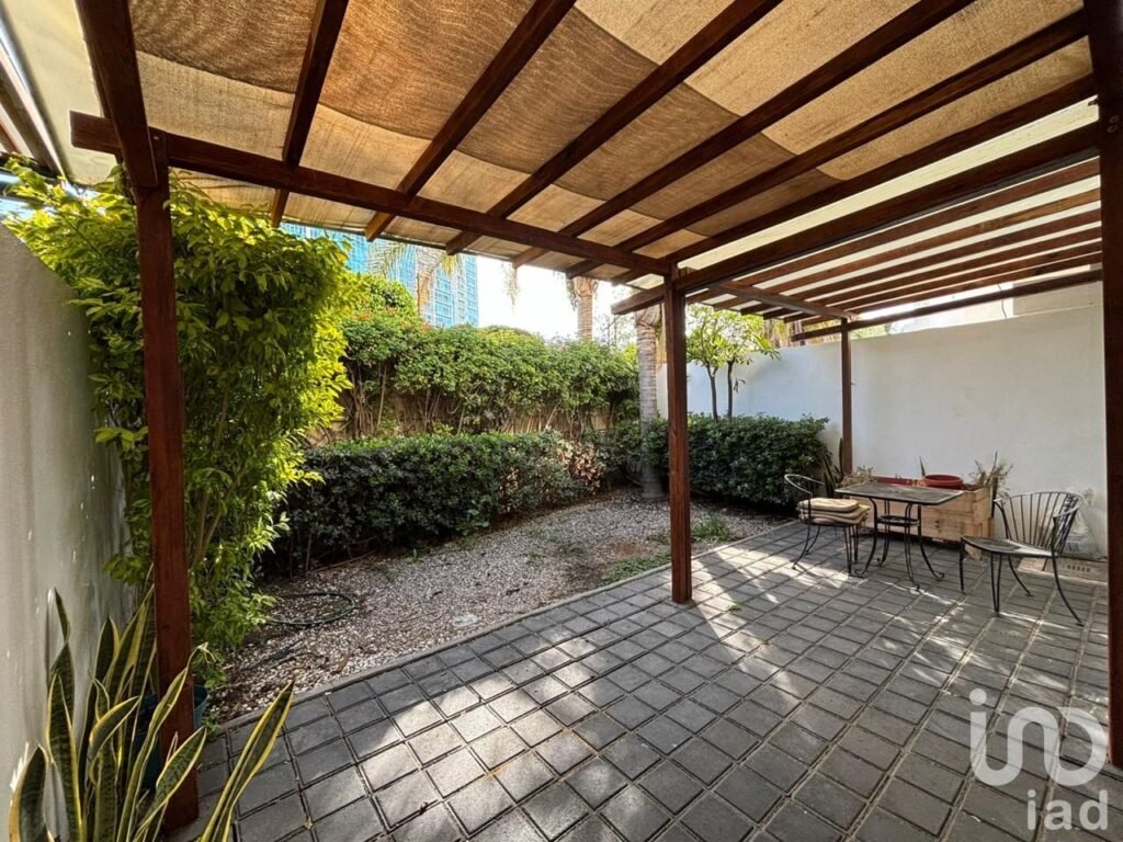 CASA EN RENTA EN CONDOMINIO HORIZONTAL EN SANTA FE JURIQUILLA, QRO