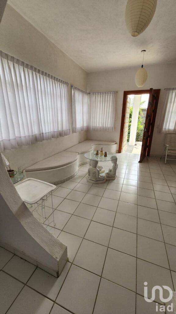 Casa en venta en Fraccionamiento Mirador, Oaxtepec. Morelos