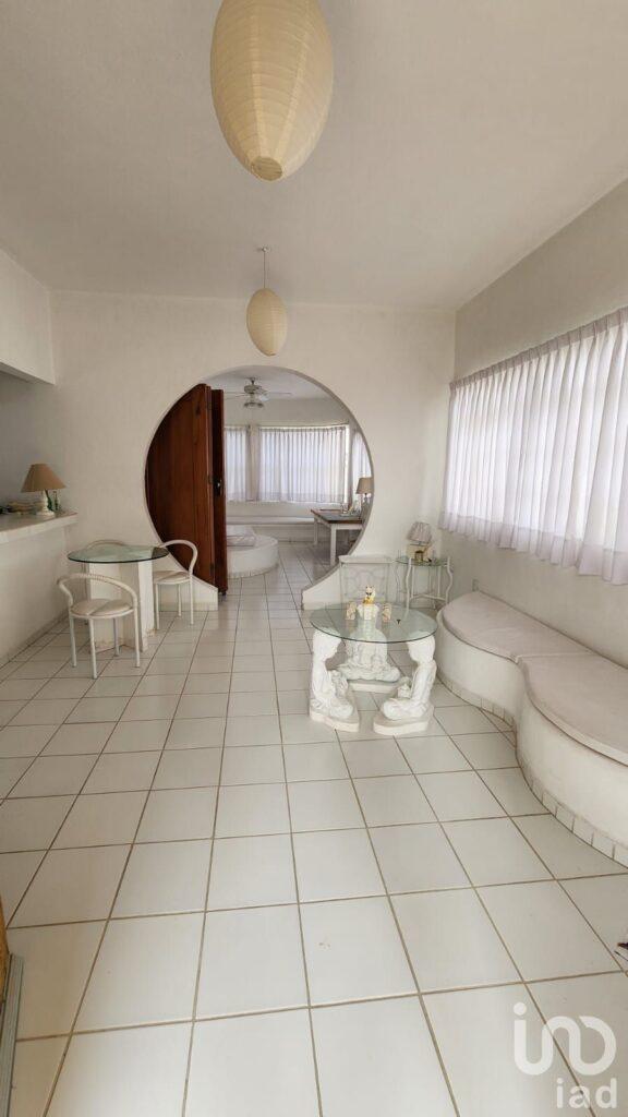 Casa en venta en Fraccionamiento Mirador, Oaxtepec. Morelos