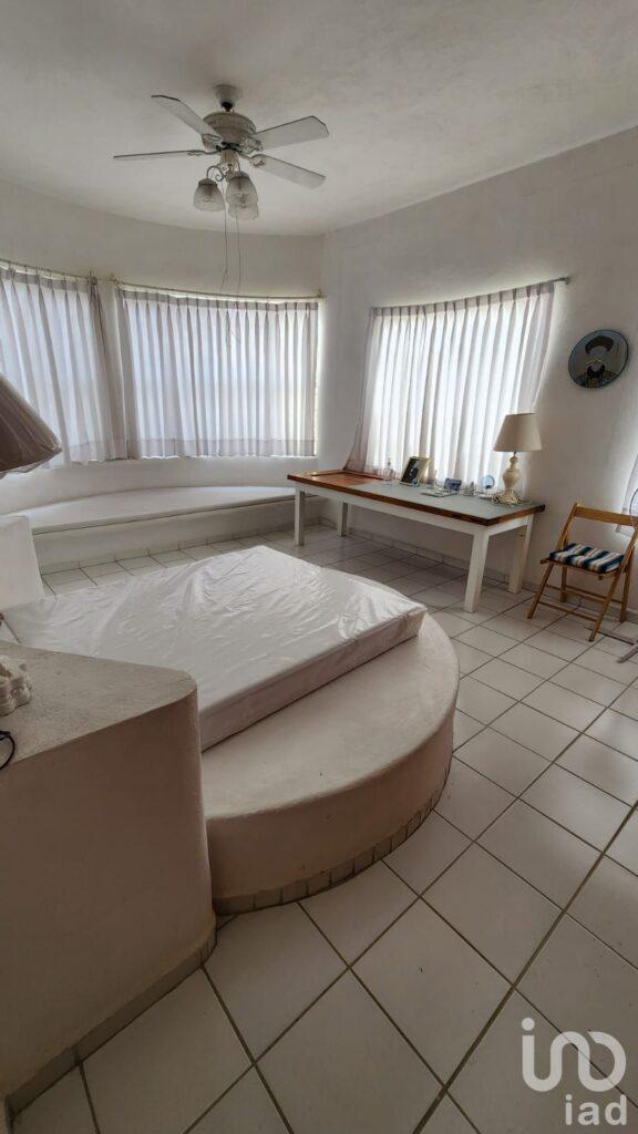 Casa en venta en Fraccionamiento Mirador, Oaxtepec. Morelos