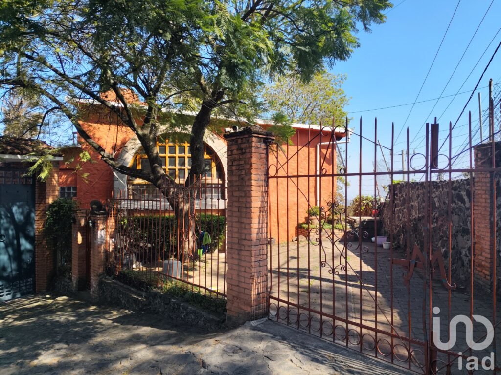 Casa en venta en San Miguel Xicalco, Tlalpan, Ciudad de México con vista panorámica