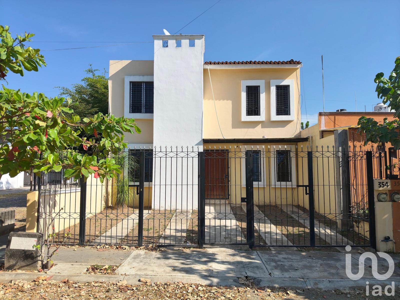 Casa en Venta en esquina en Real Bugambilias, Villa de Álvarez, Colima Casa en Venta en esquina en Real Bugambilias, Villa de Álvarez, Colima