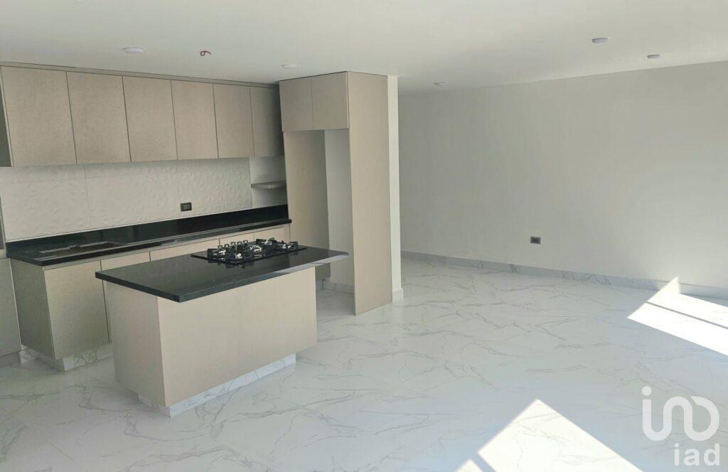 Casa En Venta En Fraccionamiento Cerrado Cerca a Plaza San Diego