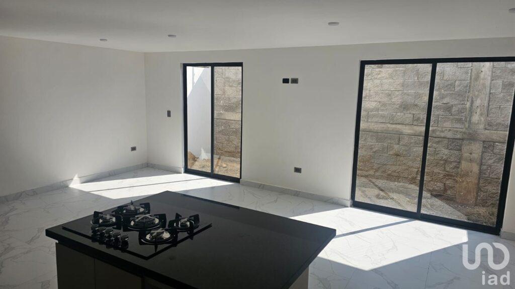 Casa En Venta En Fraccionamiento Cerrado Cerca a Plaza San Diego