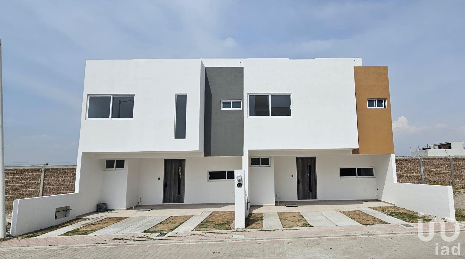 Casa En Venta en Fraccionamiento Cerrado, Zona Finsa