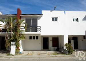 Casa en Venta en Puerto Vallarta Privada el Capricho