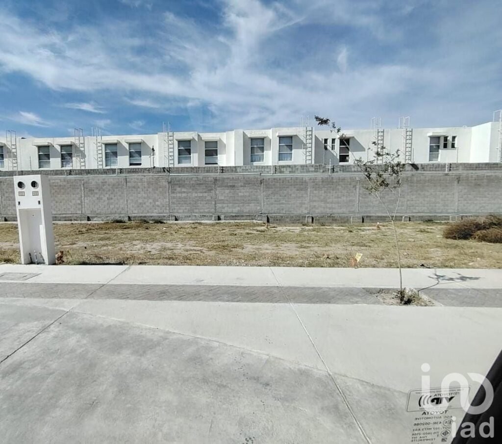 VENTA DE TERRENO EN FRACCIONAM IENTO PUERTA NATURA DE 105M2 EN LA CIUDAD DE SAN LUIS POTOSI