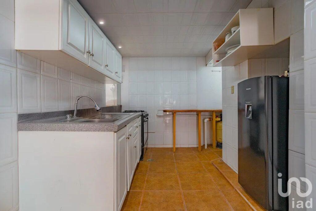 Casa en Lomas de Cuernavaca con Vistas Panorámicas, Alberca y Bungalow