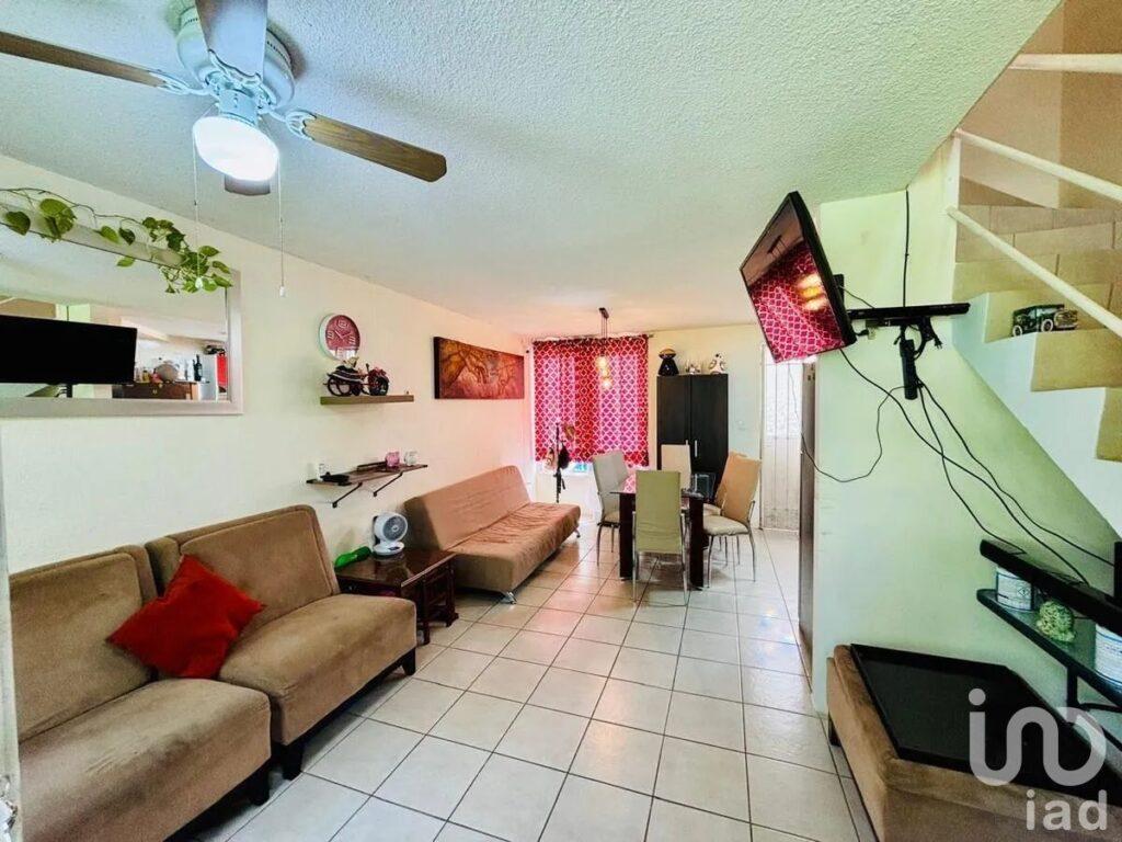 Casa Frente Áreas Verdes y Alberca en Colinas de Xochitepec