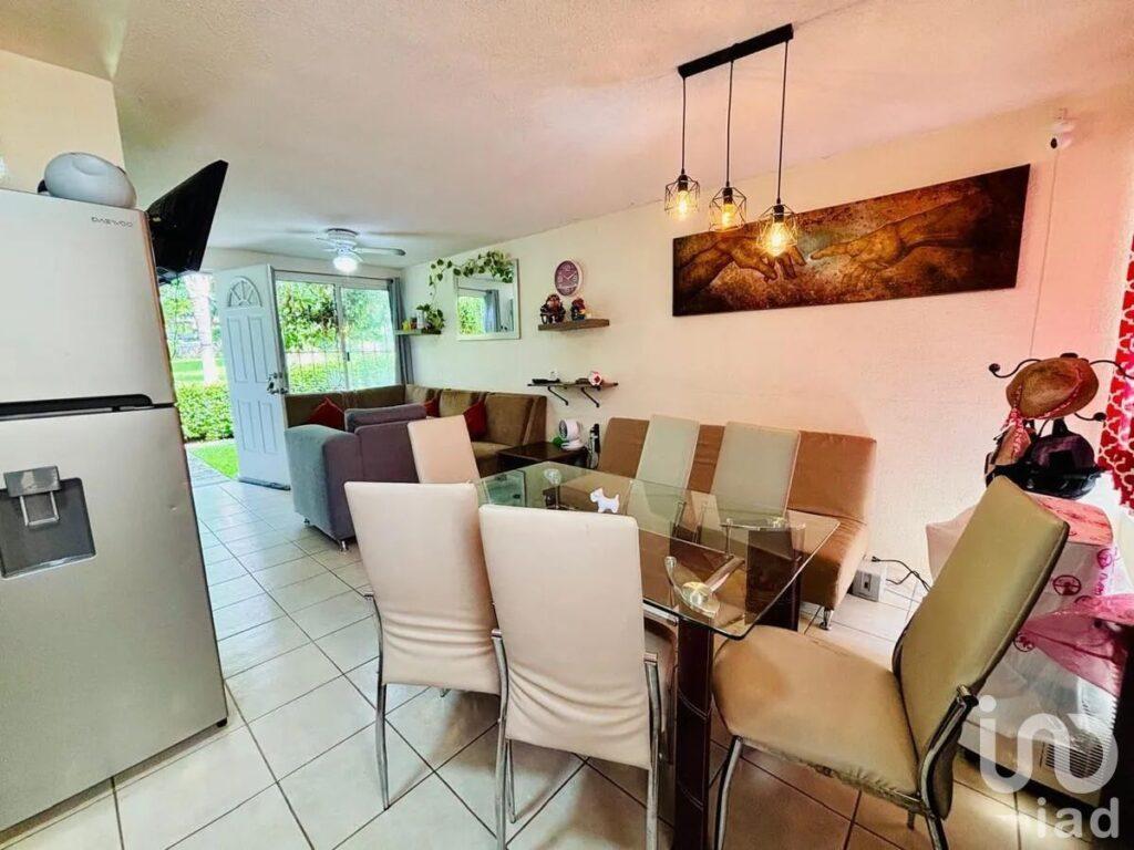 Casa Frente Áreas Verdes y Alberca en Colinas de Xochitepec