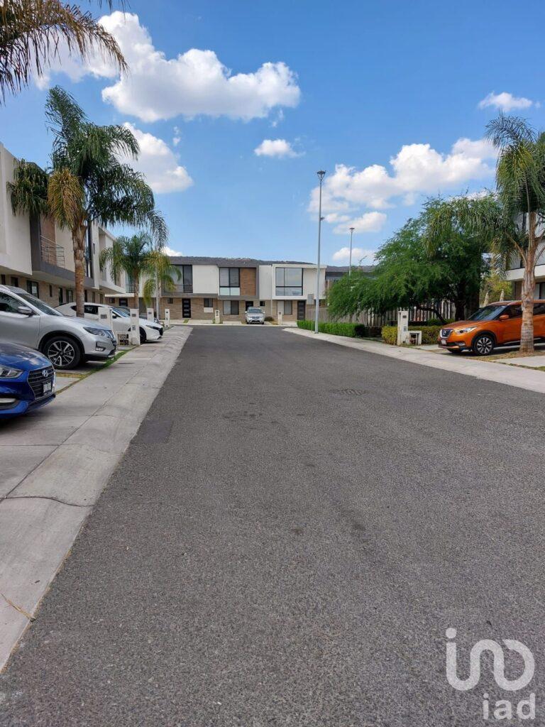 CASA EN VENTA 3 RECAMARAS EL REFUGIO