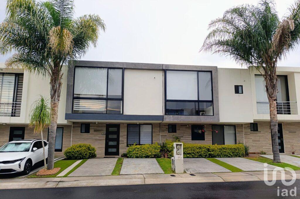 CASA EN VENTA 3 RECAMARAS EL REFUGIO