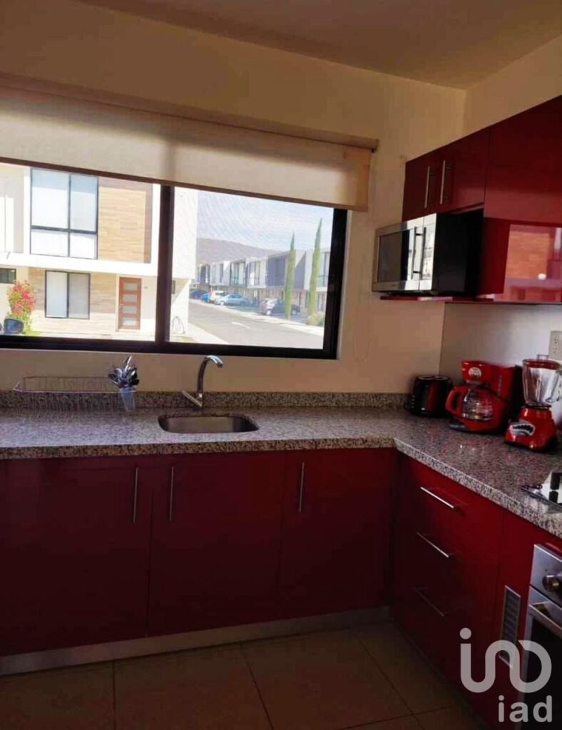 RENTA CASA AMUEBLADA CON AMENIDADES