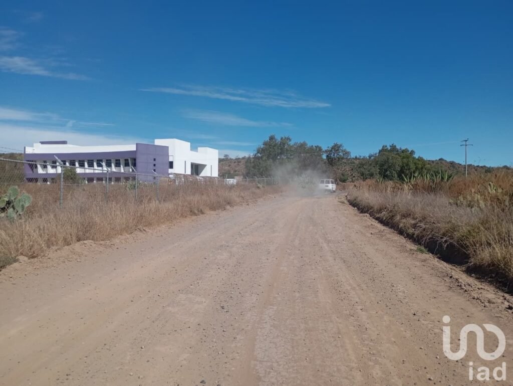 VENTA DE TERRENO A UN COSTADO DE LA UPP CERCA DE ZEMPOALA 8 HA