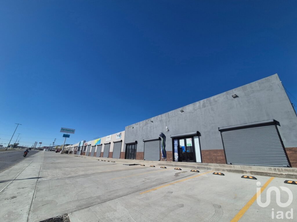 LOCAL EN RENTA EN LA HENEQUEN CERCA DE LAS GLADIOLAS