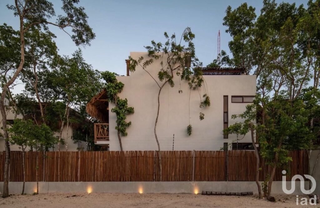 Penthouse amueblado en Región 15 Tulum, ideal para renta y estancias temporales.