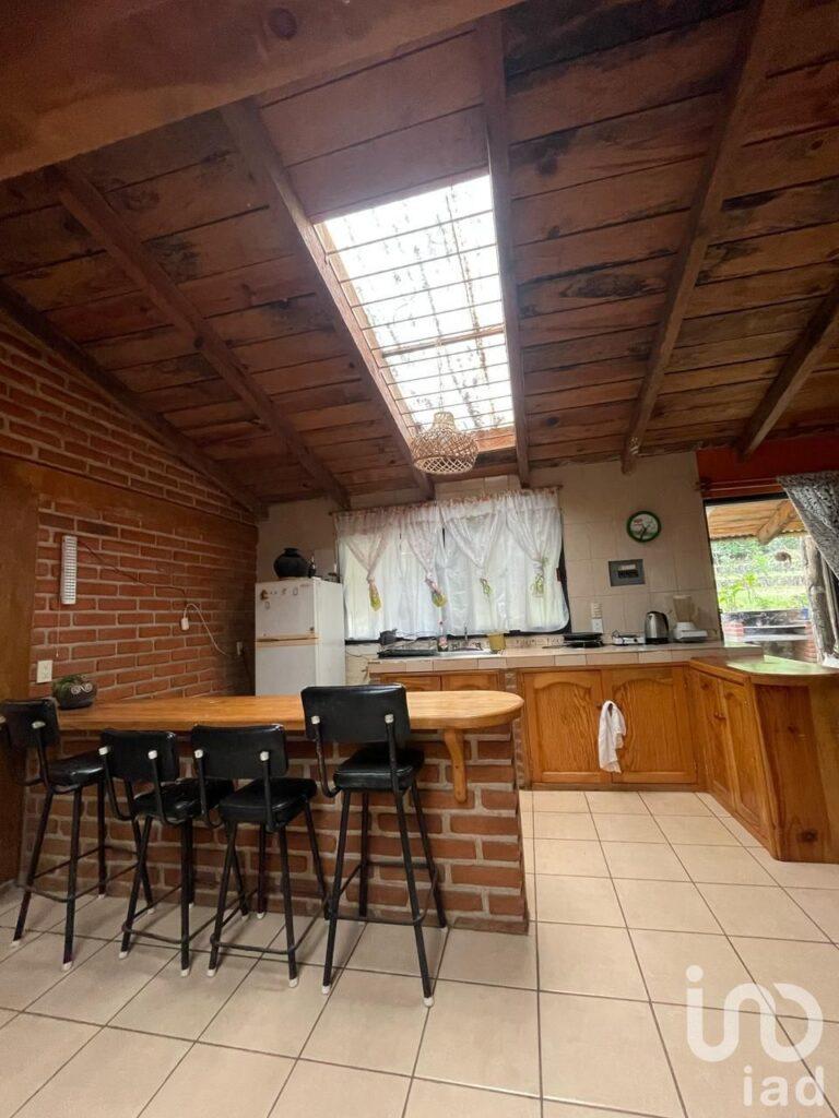Casa con terreno en venta