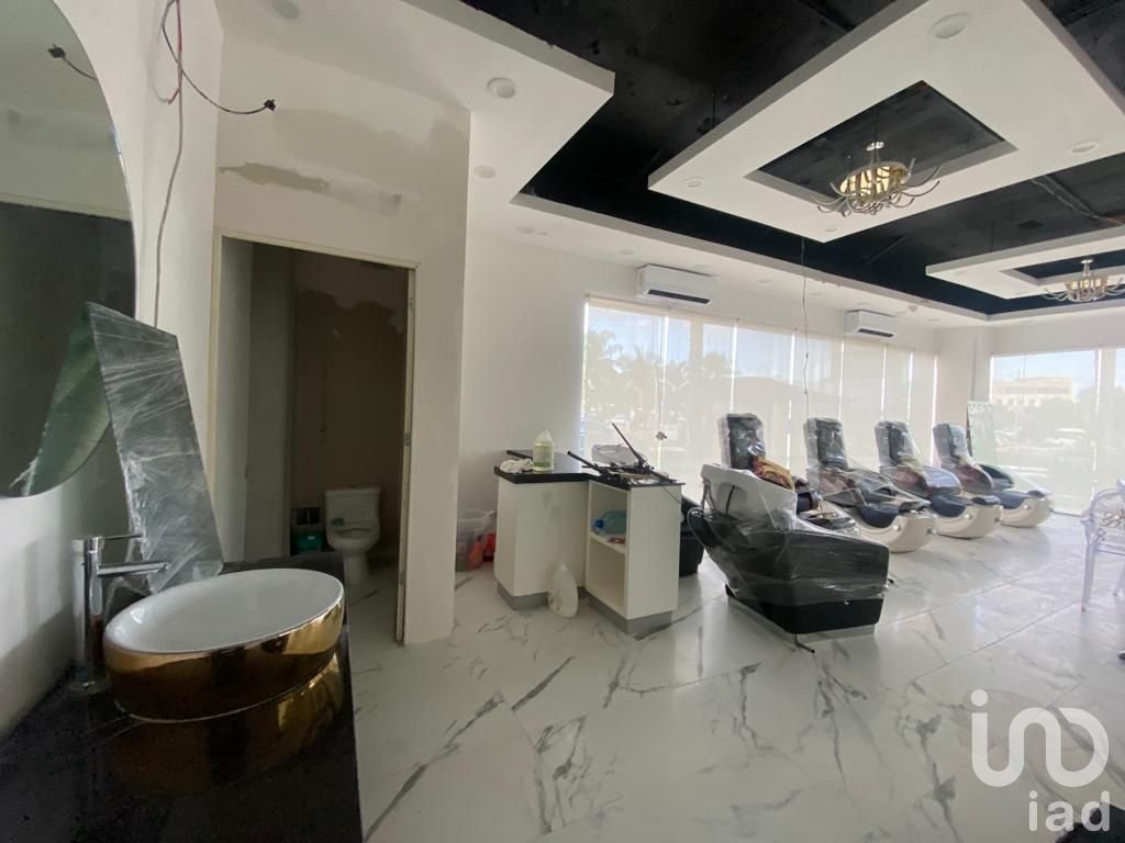 RENTA DE  LOCAL COMERCIAL  FRENTE A BONAMPAK Y AV. SAYIL