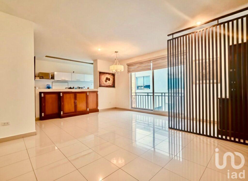 Departamento en Venta, 2 recamaras con balcón en Col. Del Valle Sur