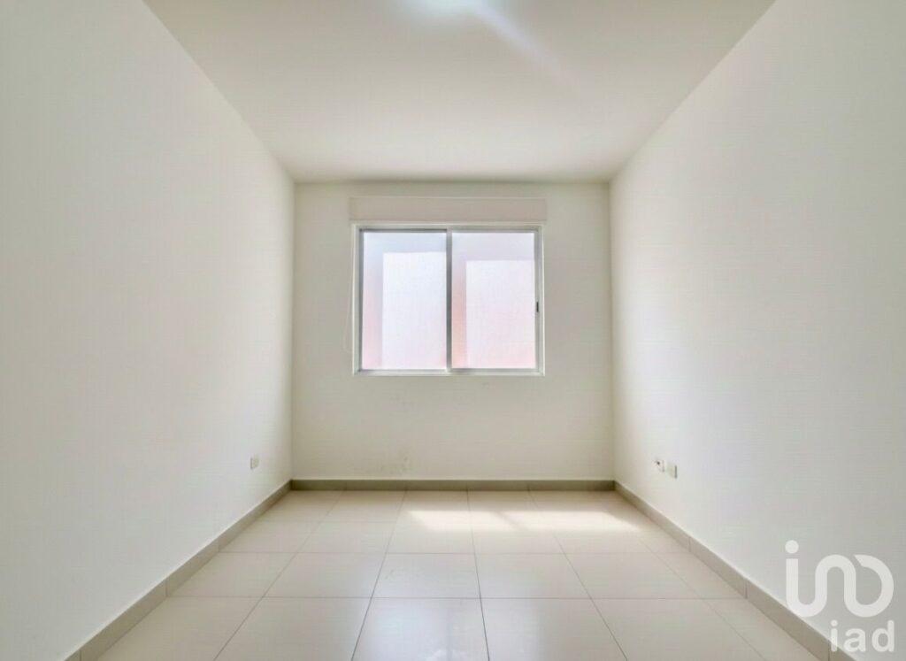 Departamento en Venta, 2 recamaras con balcón en Col. Del Valle Sur