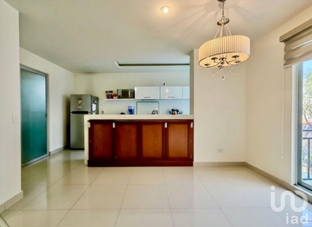Departamento en Venta, 2 recamaras con balcón en Col. Del Valle Sur