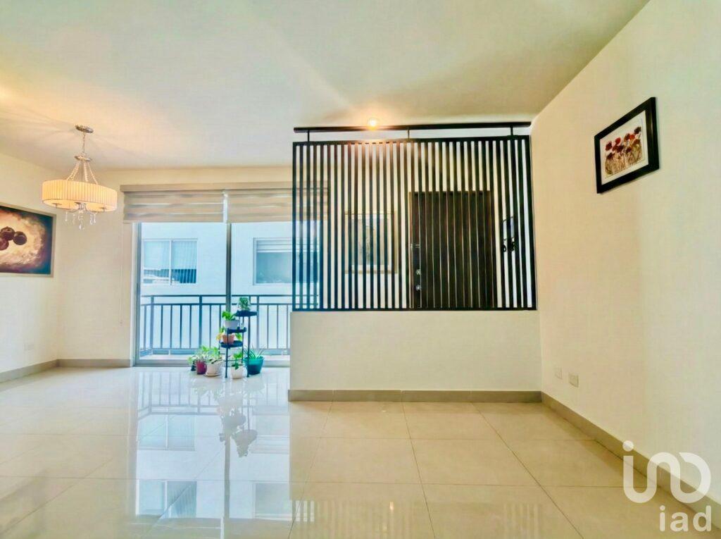 Departamento en Venta, 2 recamaras con balcón en Col. Del Valle Sur