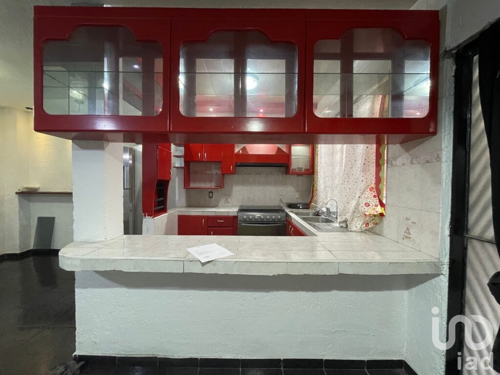 CASA EN FRACCINAMIENTO EN CALLE CANELA