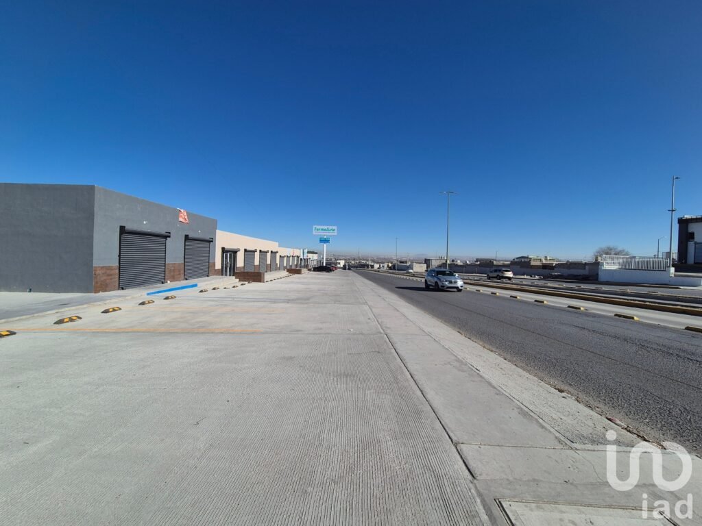 LOCAL EN RENTA EN LA HENEQUEN CERCA DE LAS GLADIOLAS