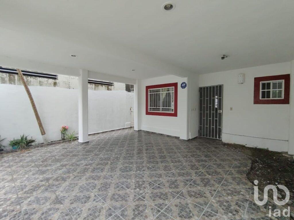 CASA EN RENTA EN JARDINES DE BONAMPAK SM. 77 CANCUN, Q.ROO