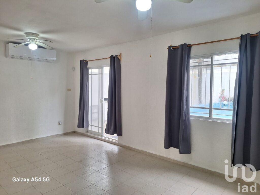 CASA EN RENTA EN JARDINES DE BONAMPAK SM. 77 CANCUN, Q.ROO