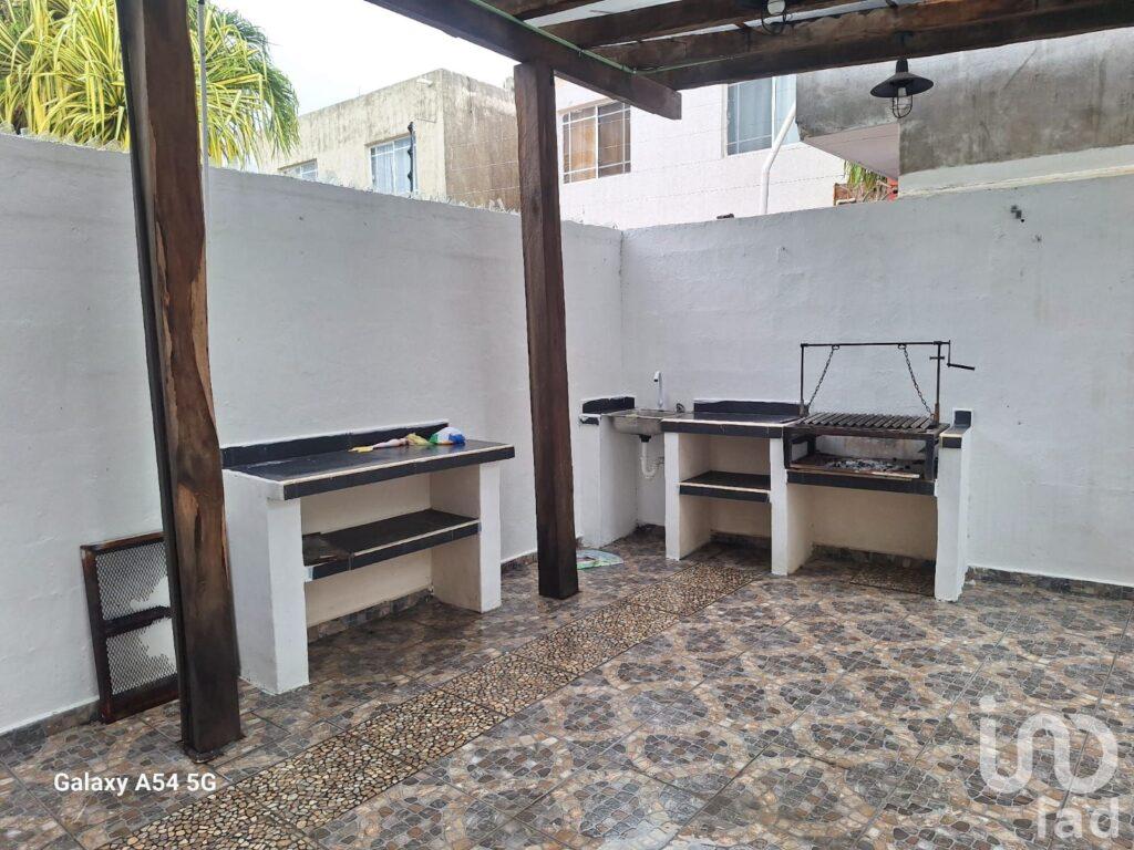 CASA EN RENTA EN JARDINES DE BONAMPAK SM. 77 CANCUN, Q.ROO