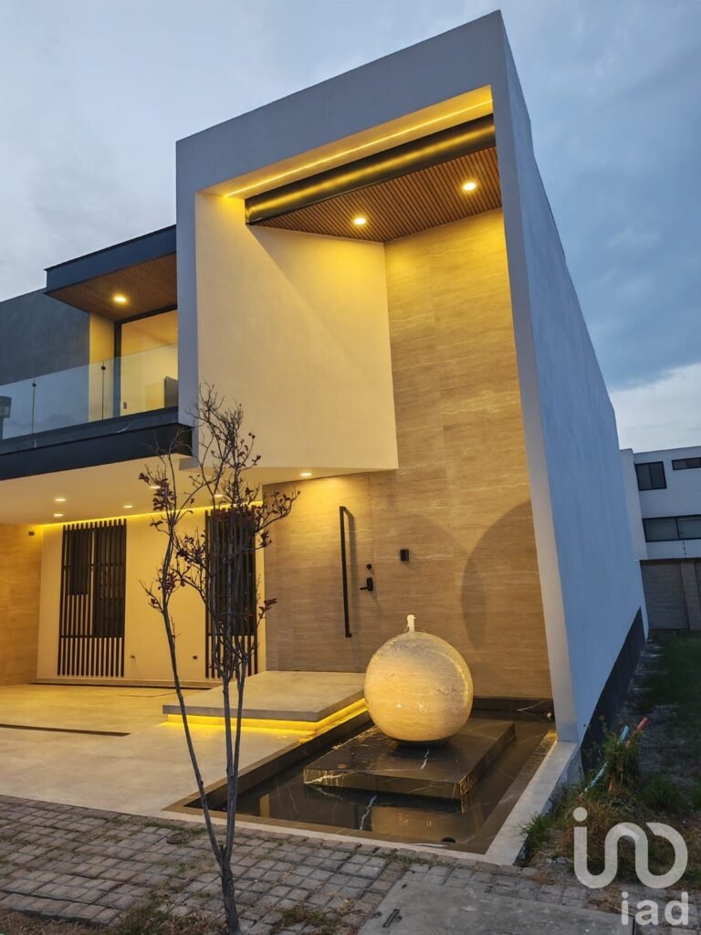 VENTA DE CASA EN LOMAS DE ANGELOPOLIS