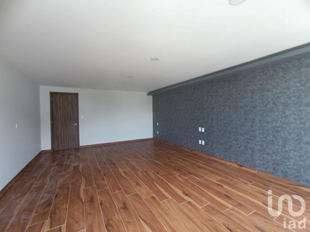 CASA EN VENTA EN LOMAS DE ANGELOPOLIS