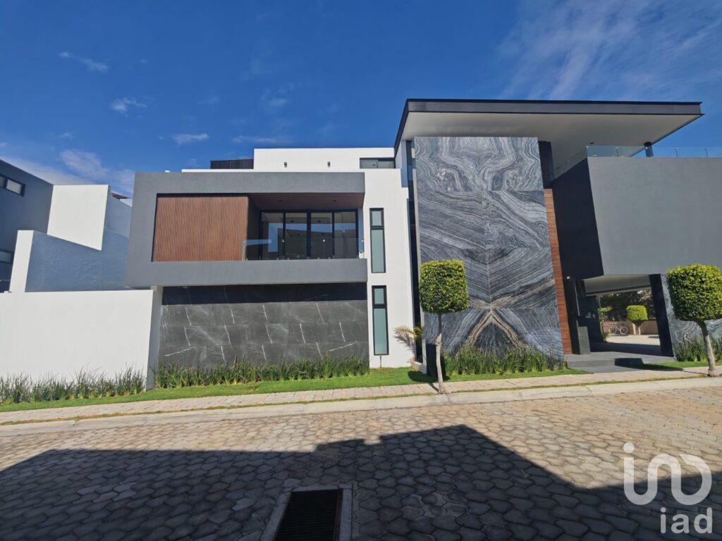 VENTA DE CASA EN LOMAS DE ANGELOPOLIS