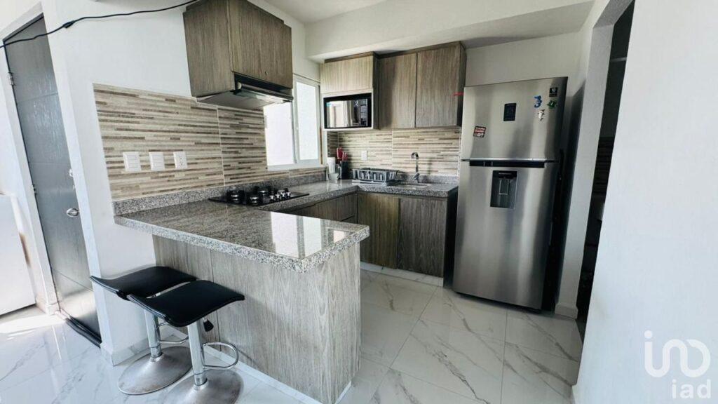 Departamento amueblado y con alberca, residencial banus acapulco