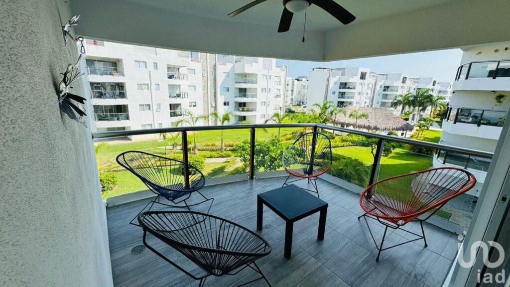 Departamento amueblado y con alberca, residencial banus acapulco