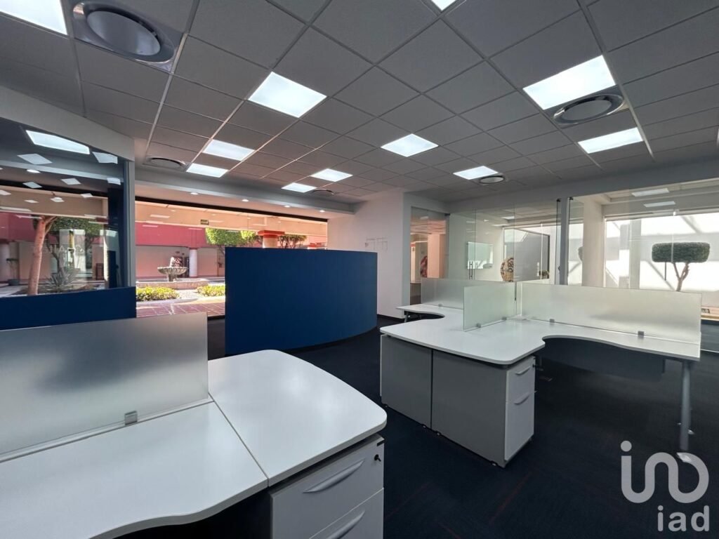 Espacio comercial o corporativo en conjunto privado Coyoacán Miguel Ángel  de Q. con estacionamiento