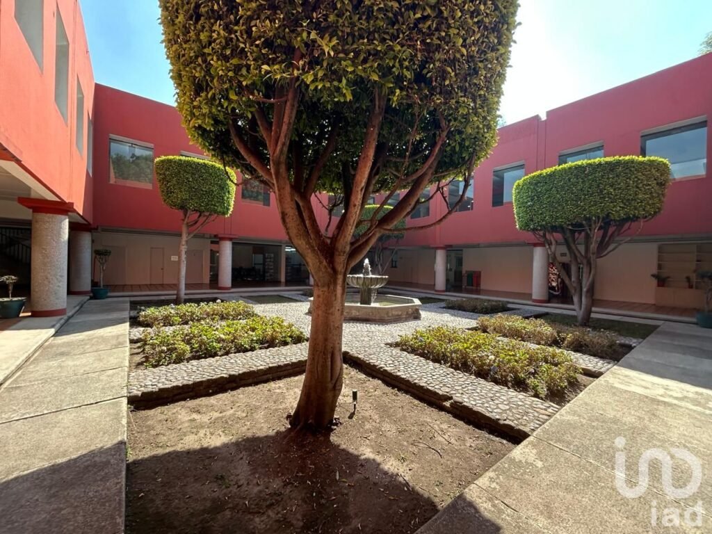 Espacio comercial o corporativo en conjunto privado Coyoacán Miguel Ángel  de Q. con estacionamiento