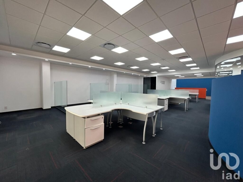 Espacio comercial o corporativo en conjunto privado Coyoacán Miguel Ángel  de Q. con estacionamiento