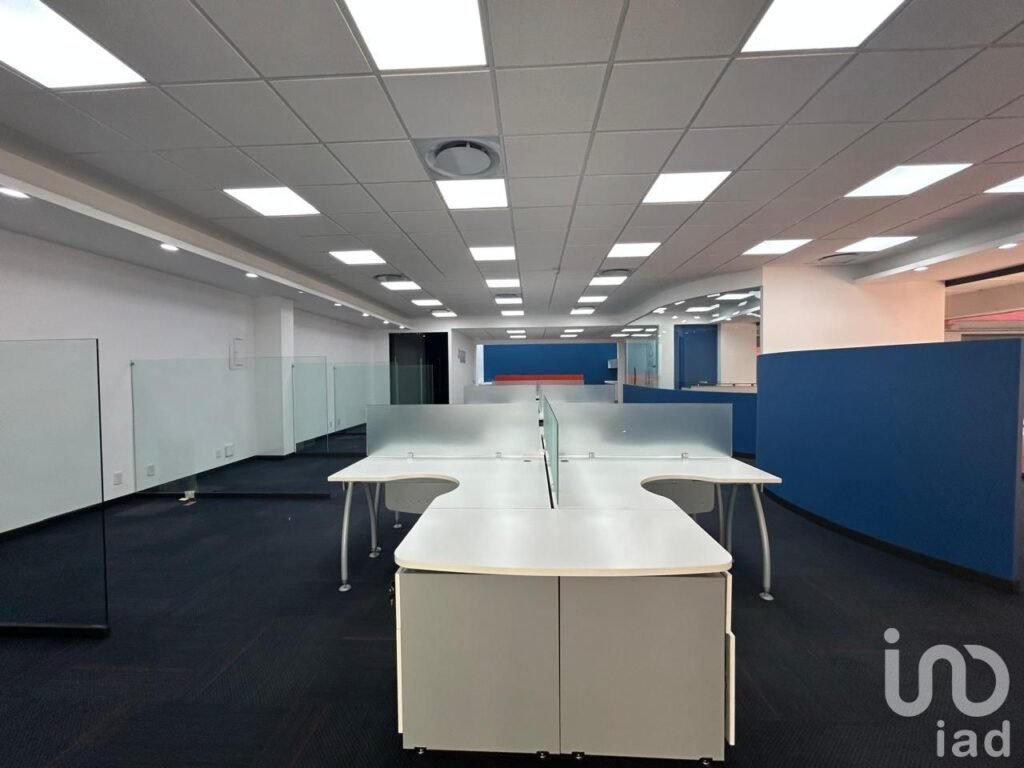 Espacio comercial o corporativo en conjunto privado Coyoacán Miguel Ángel  de Q. con estacionamiento