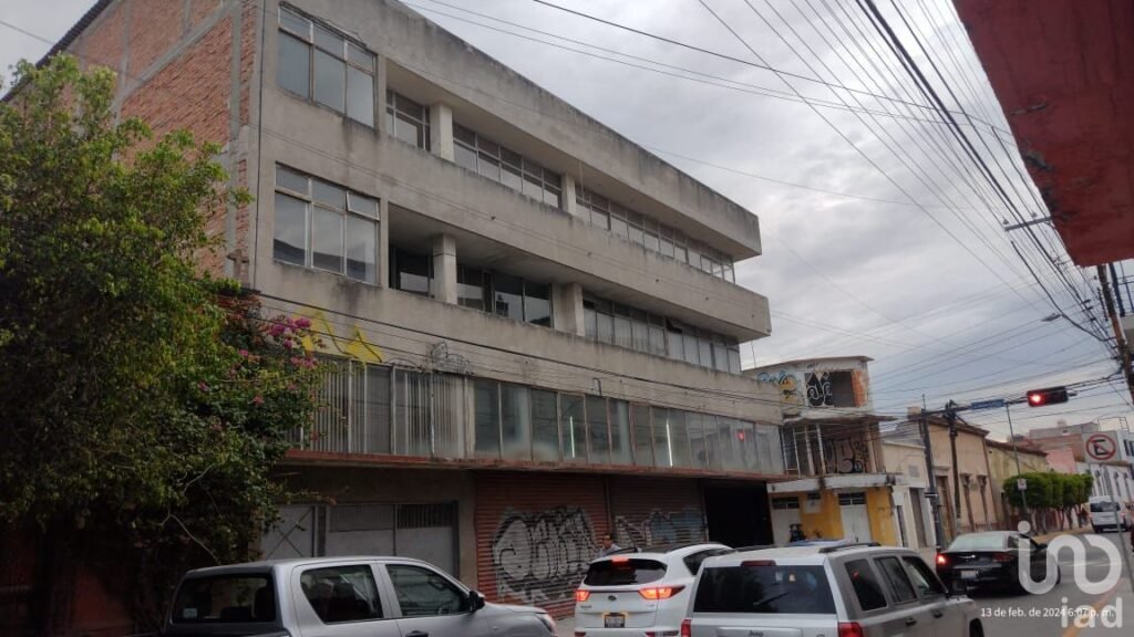 Productivo: Venta en Celaya Centro | 6 Recámaras | Taller + Salón de Eventos 150 pax Uso Mixto