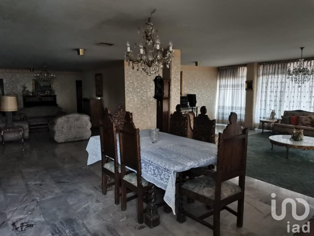 Productivo: Venta en Celaya Centro | 6 Recámaras | Taller + Salón de Eventos 150 pax Uso Mixto