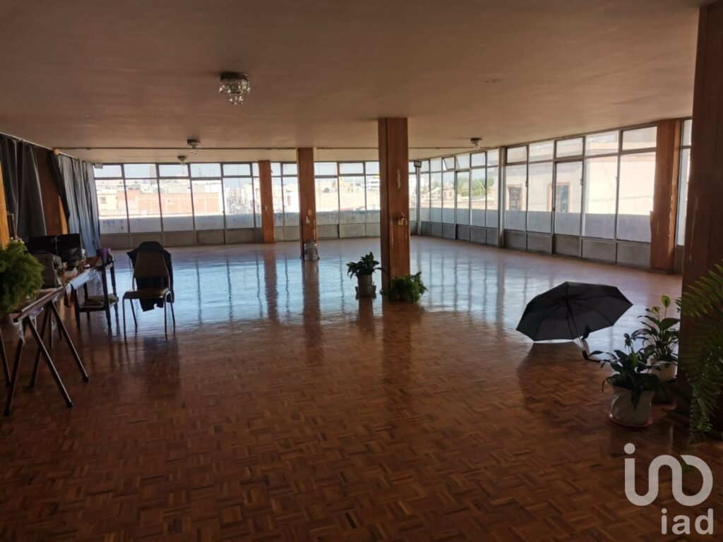 Productivo: Venta en Celaya Centro | 6 Recámaras | Taller + Salón de Eventos 150 pax Uso Mixto