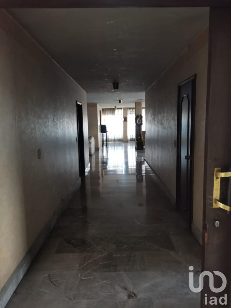 Productivo: Venta en Celaya Centro | 6 Recámaras | Taller + Salón de Eventos 150 pax Uso Mixto