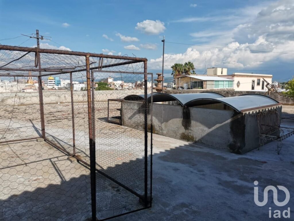 Productivo: Venta en Celaya Centro | 6 Recámaras | Taller + Salón de Eventos 150 pax Uso Mixto