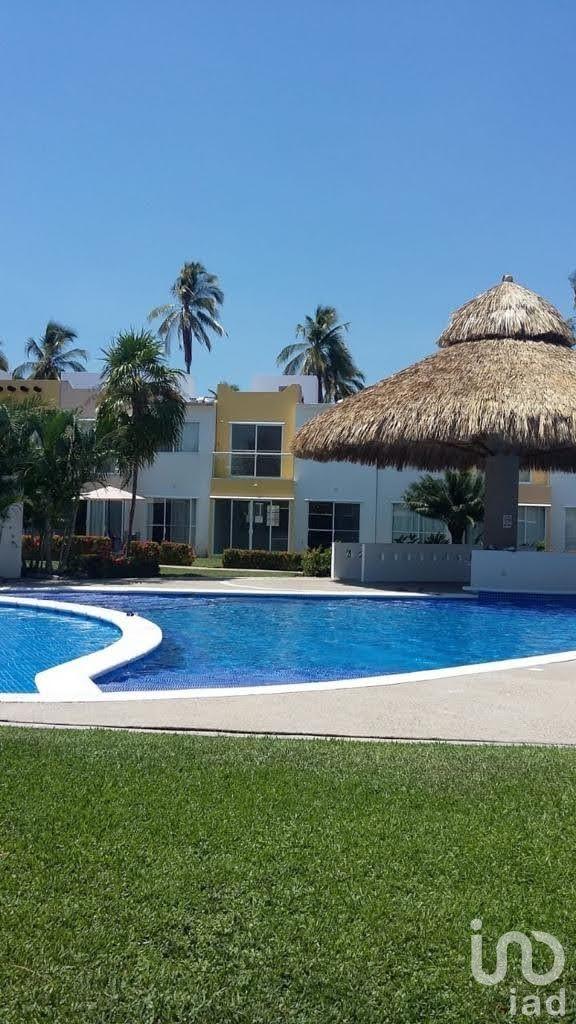 Se vende Casa en La Poza, Acapulco de Juárez, Guerrero.