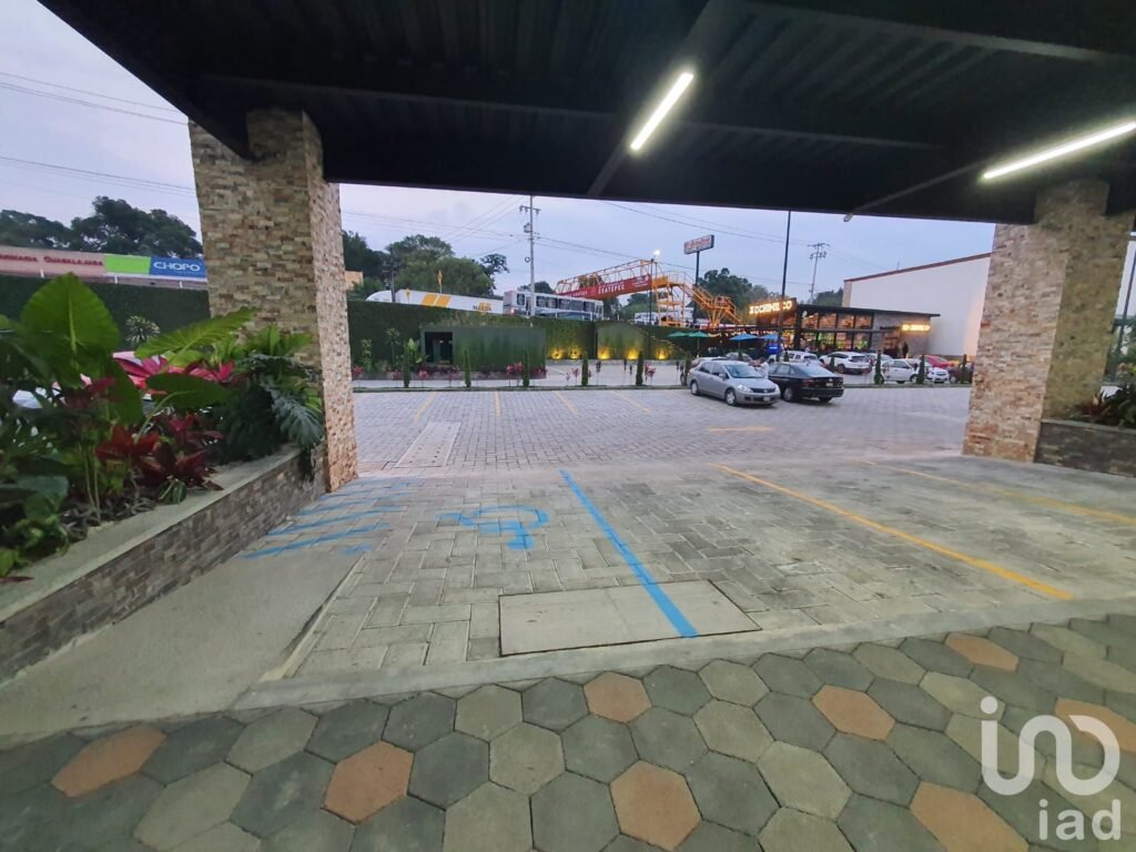 Renta de local para Restaurante Planta Alta de 160m2 con terraza en Plaza Orquídeas Coatepec, Ver.